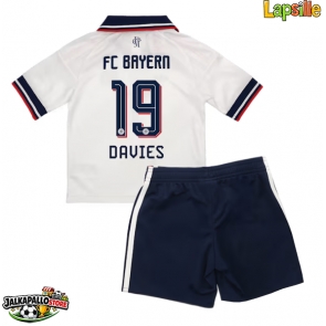 Bayern Munich Alphonso Davies #19 Vieraspaita Lapsille 2026-27 Lyhythihainen (+ shortsit)